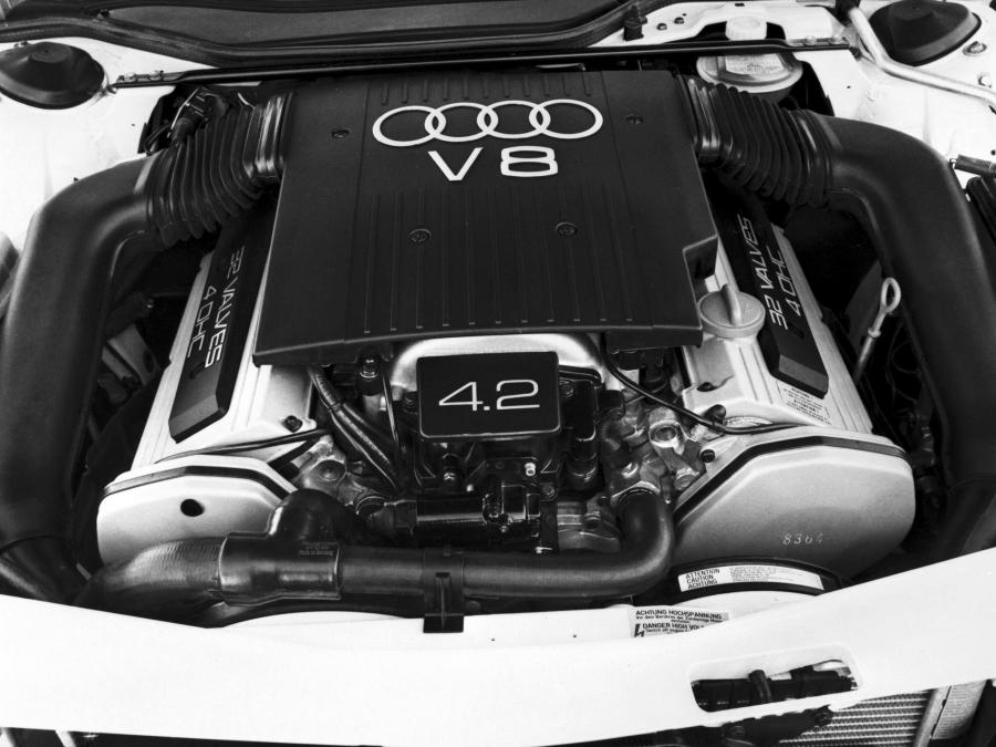 Моторный отсек Audi V8 1989 года  (NA) (фото 4 из 9)